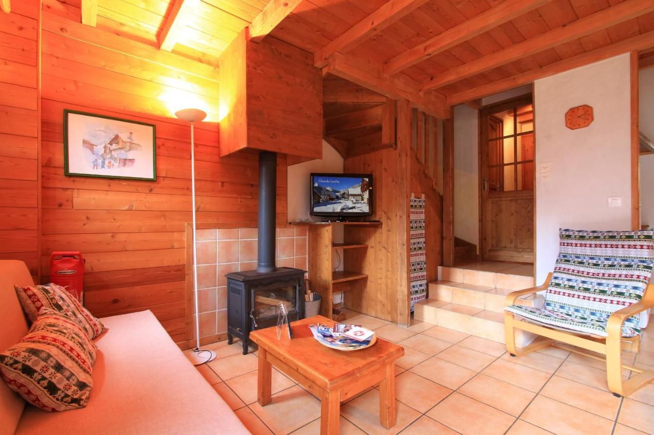 Le Gouroun Hameau Des Chazals Nevache Hautes Alpes Bagian luar foto