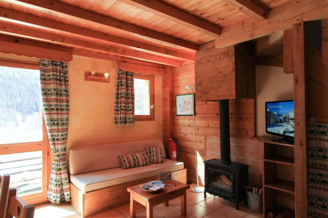 Le Gouroun Hameau Des Chazals Nevache Hautes Alpes Bagian luar foto
