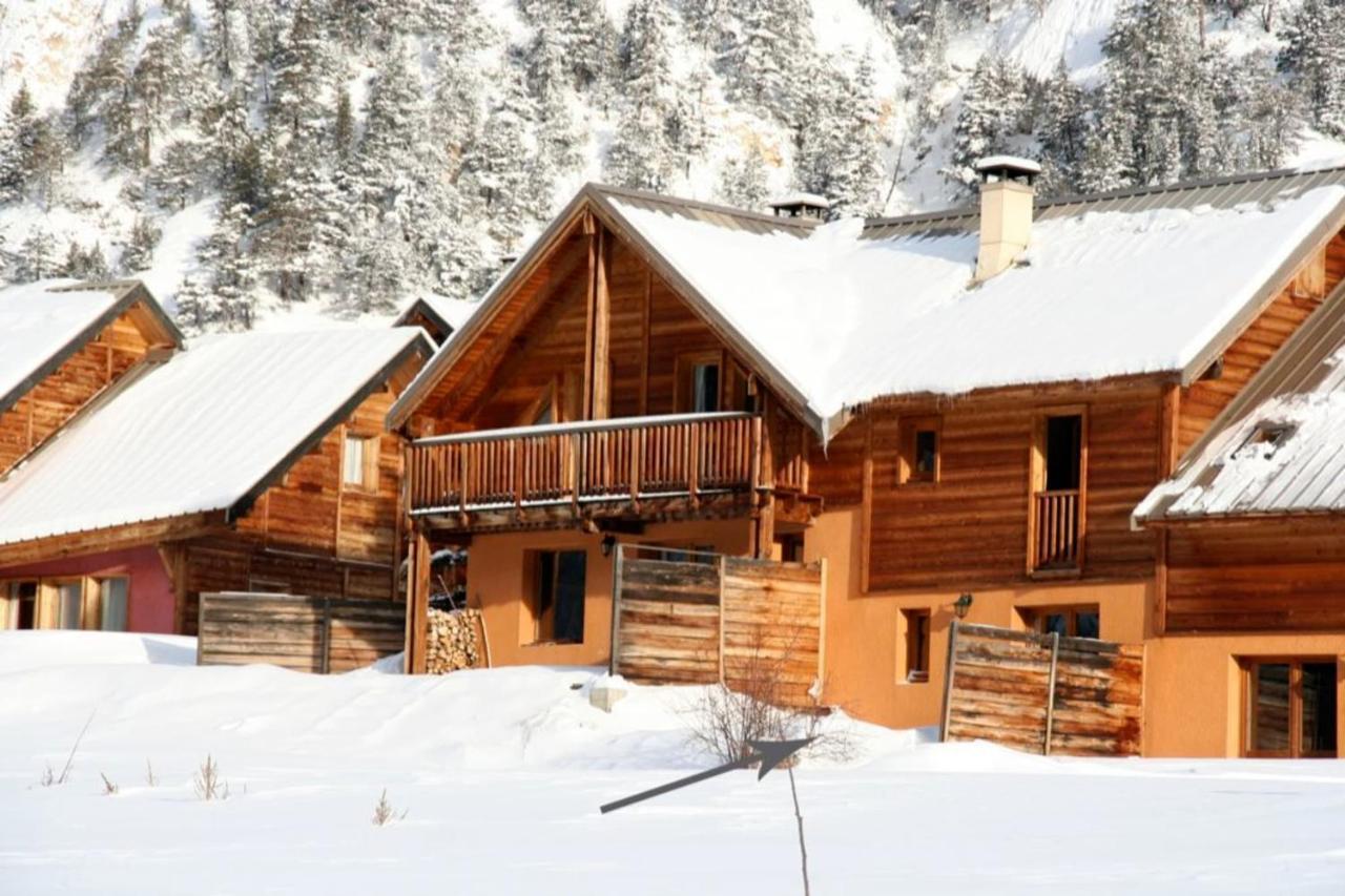 Le Gouroun Hameau Des Chazals Nevache Hautes Alpes Bagian luar foto