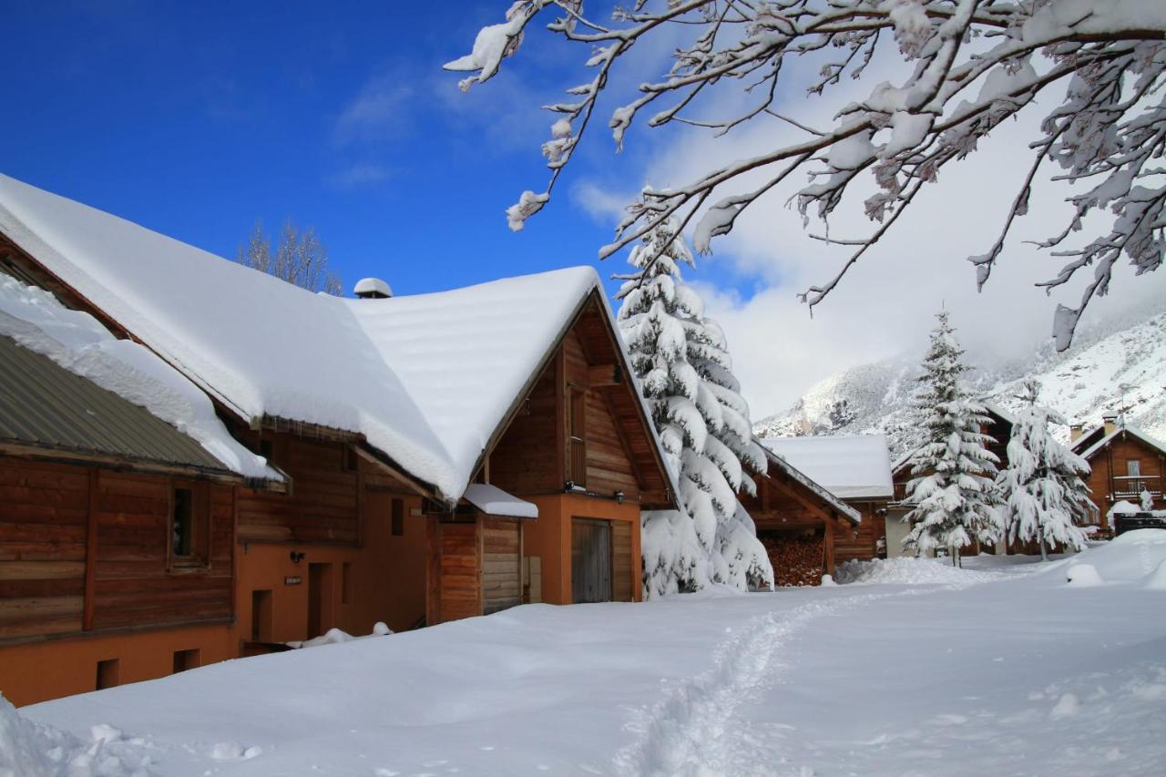 Le Gouroun Hameau Des Chazals Nevache Hautes Alpes Bagian luar foto