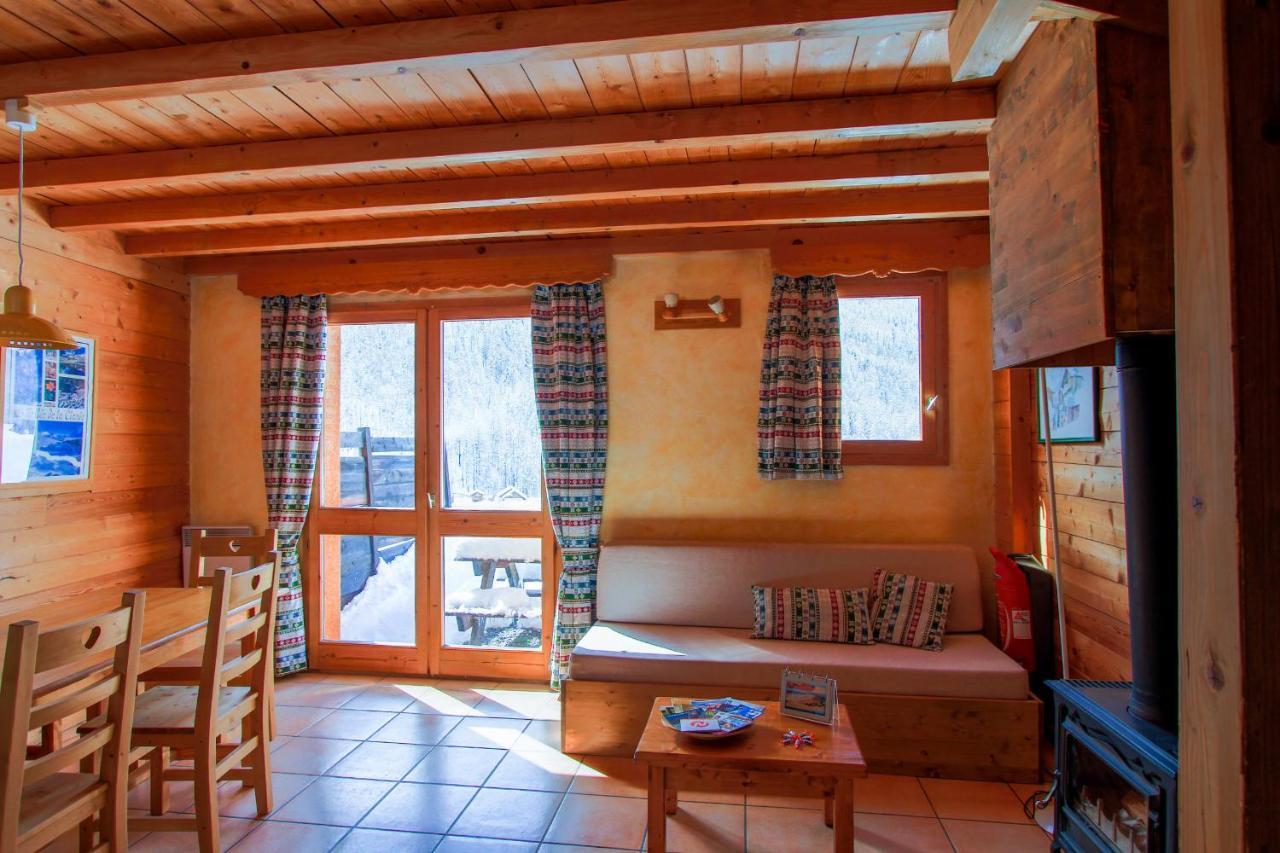 Le Gouroun Hameau Des Chazals Nevache Hautes Alpes Bagian luar foto