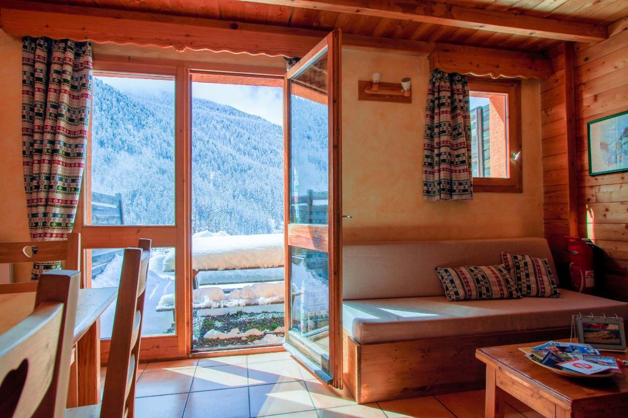 Le Gouroun Hameau Des Chazals Nevache Hautes Alpes Bagian luar foto