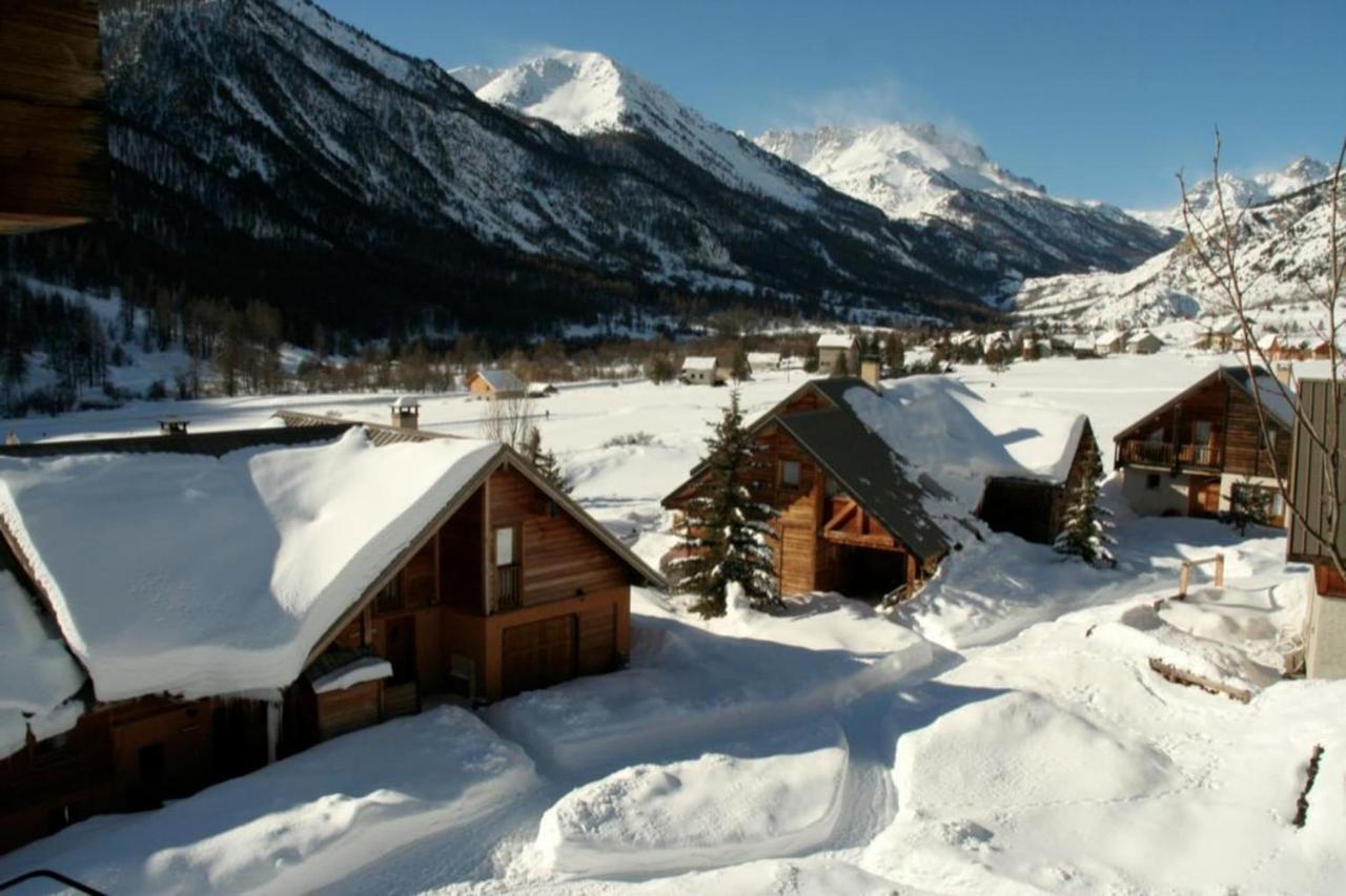 Le Gouroun Hameau Des Chazals Nevache Hautes Alpes Bagian luar foto